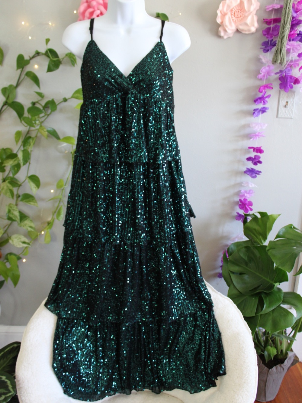 Saylor Emerald Green Sequin Tiered Maxi Dress Size Small - Picture 4 of 12